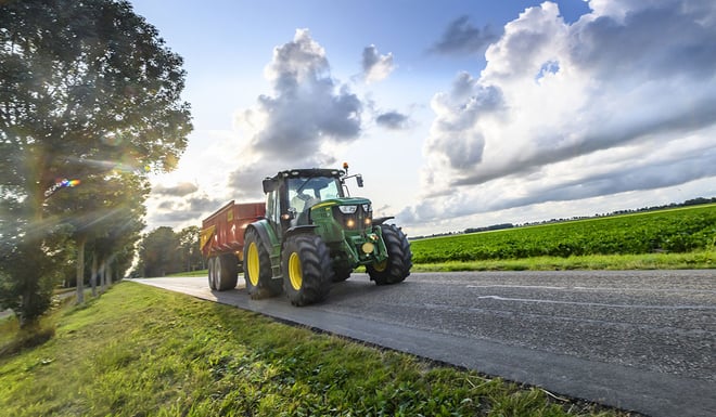 Qué neumáticos agrícolas se adaptan al uso en carretera