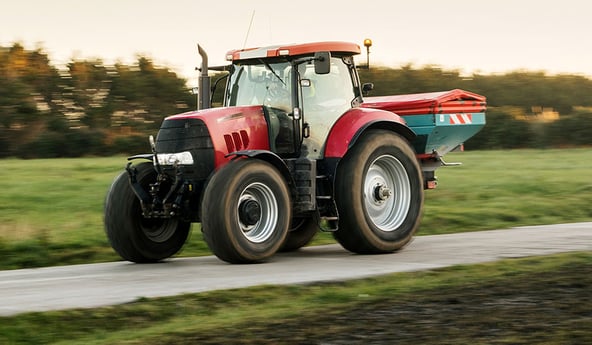 ¿Qué neumático agrícola es el más adaptado a la conexión por carretera?