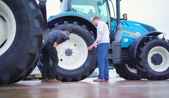 Opción de neumáticos agrícolas VX-TRACTOR en un tractor New Holland T6 nuevo