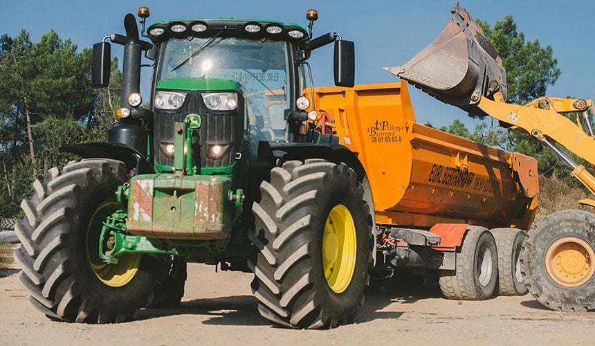 Opción de neumáticos agrícolas más resistentes para un uso duro en obras públicas