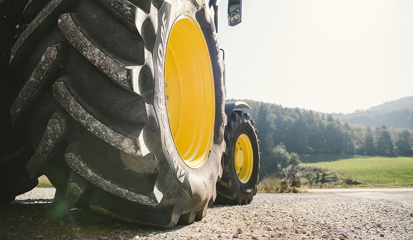 El VX-TRACTOR es más resistente en las zonas de tensión habituales de los neumáticos agrícolas