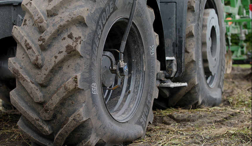 Los neumáticos VF VT-TRACTOR pueden trabajar a 0,6 bares de presión con unas llantas Premium