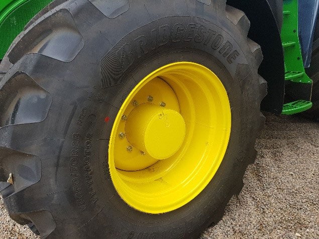 Llanta Premium y neumático VT-TRACTOR de Bridgestone