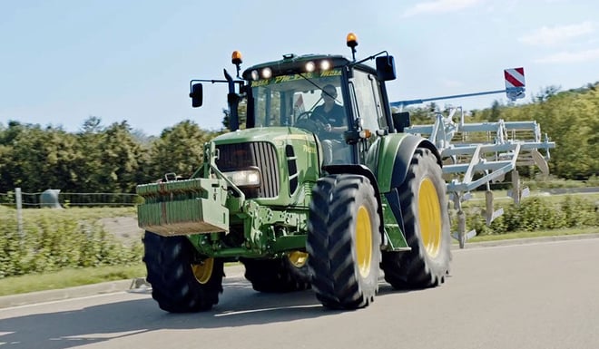 Test de neumáticos agrícolas por carretera en las curvas: neumáticos VX-R TRACTOR a 1,2 bares de presión