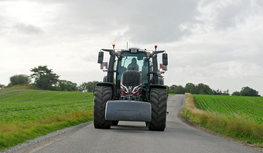 Cómo se comportan los neumáticos agrícolas por carretera al tomar las curvas
