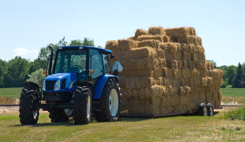 Esta carga excesiva genera una transferencia de carga demasiado pesada sobre el eje trasero del tractor