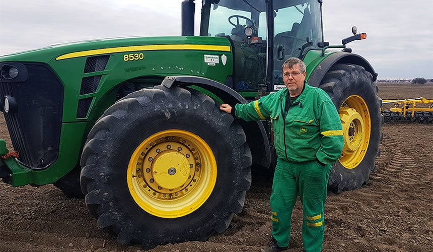 Tractor John Deere 8530, equipado con neumáticos VX-TRACTOR